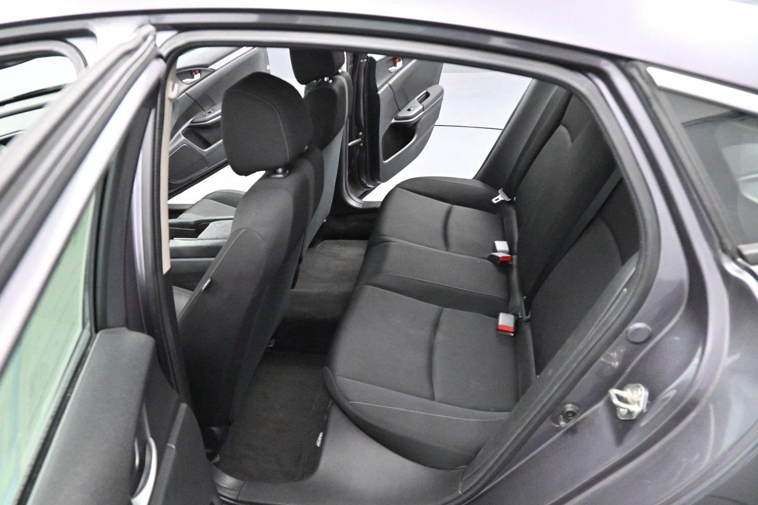 Used 2018 Modern Steel Metallic Honda LX image 24
