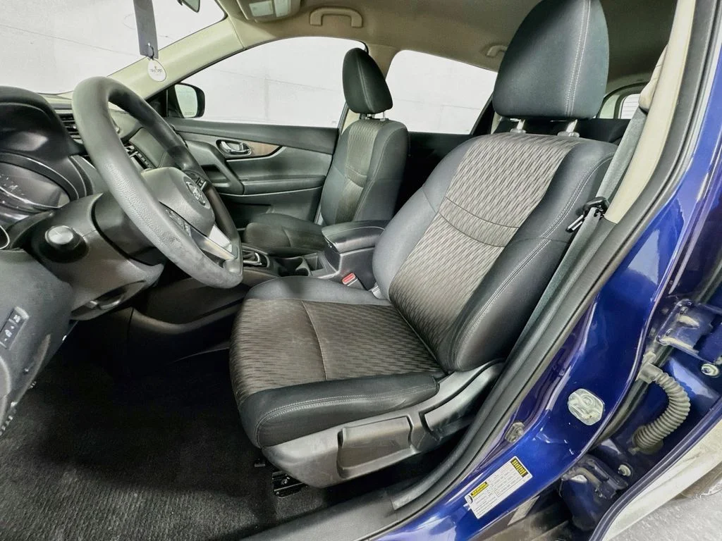 Used 2018 Blue Nissan S image 24
