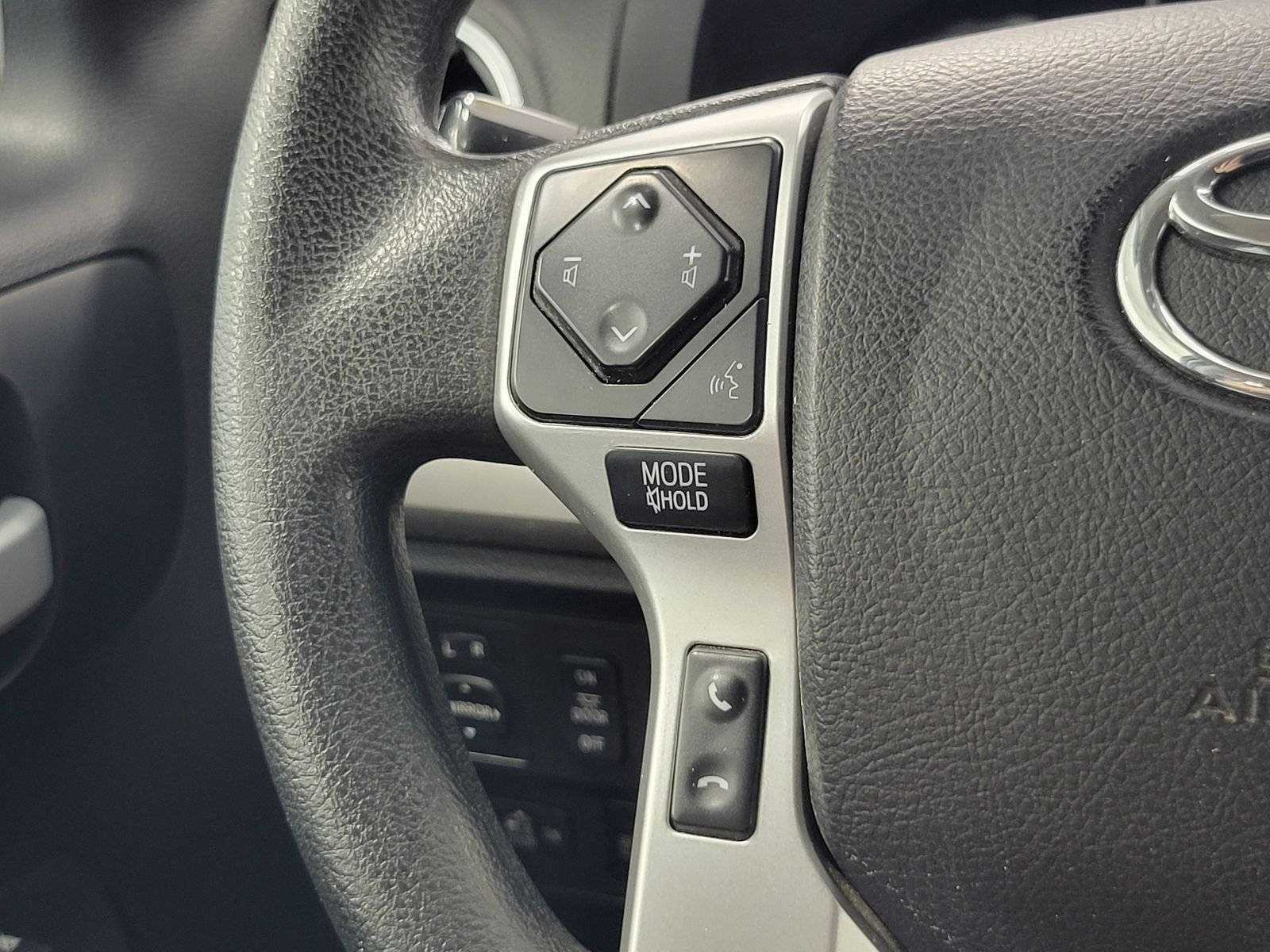 Used 2021 White Toyota SR5 image 15