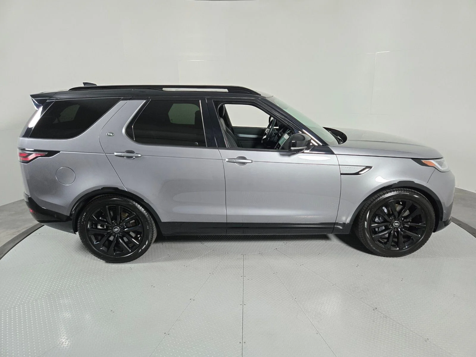 Used 2026 Eiger Gray Metallic Land Rover Gemini Edition image 6