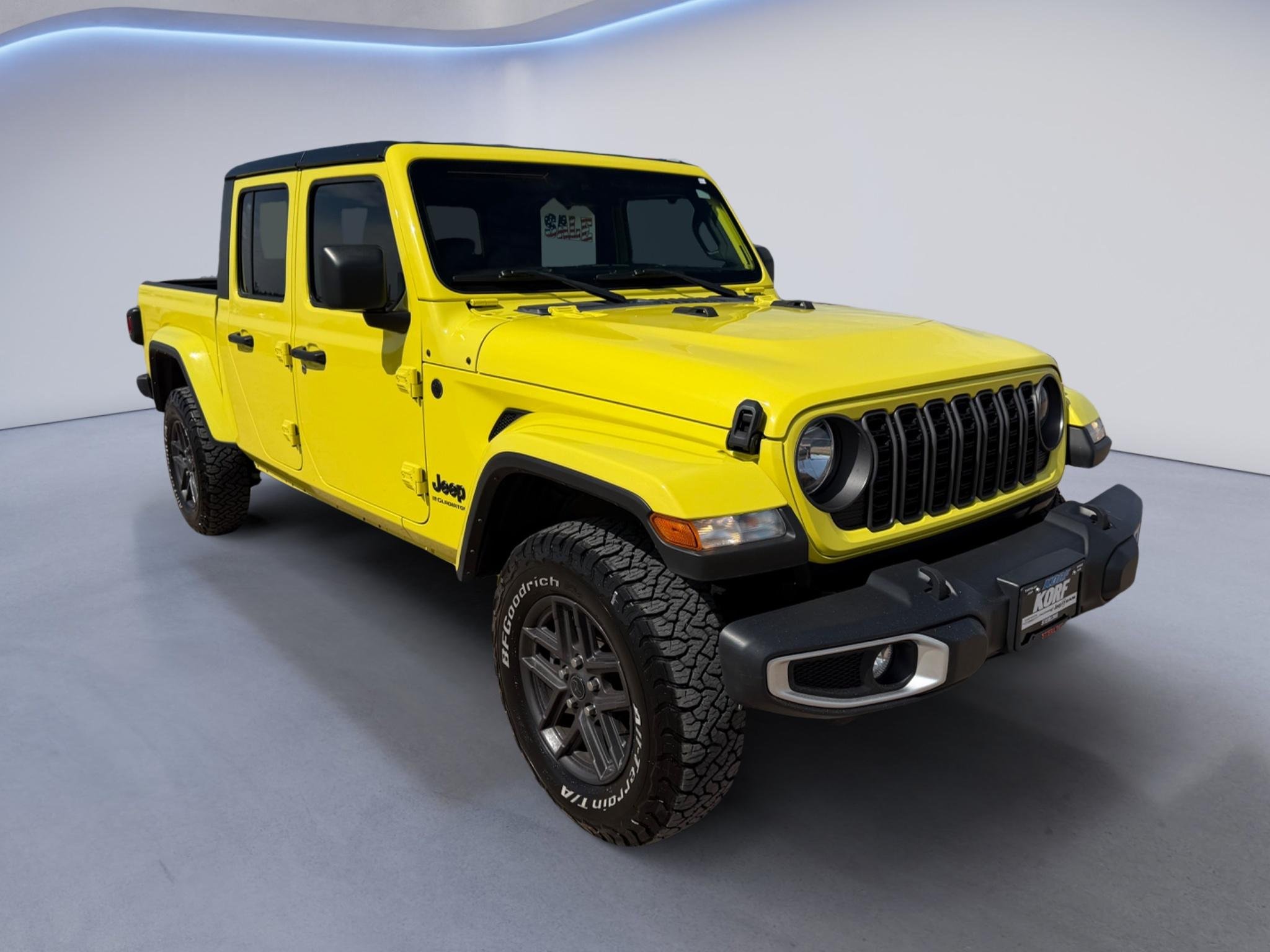 Used 2024 High Velocity Clearcoat Jeep Sport S image 3