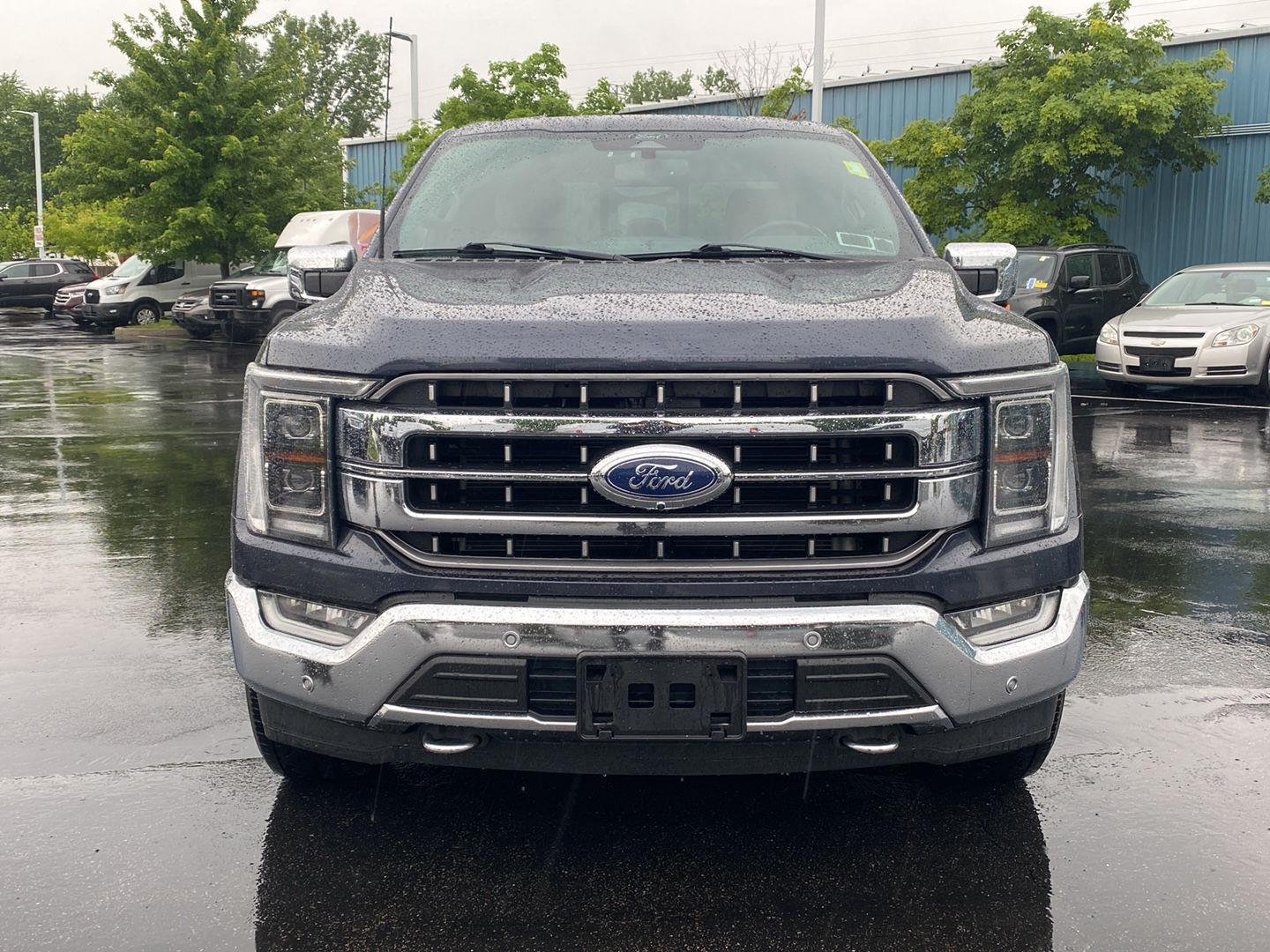Used 2022 Smoked Quartz Metallic Tinted Clearcoat Ford LARIAT image 5