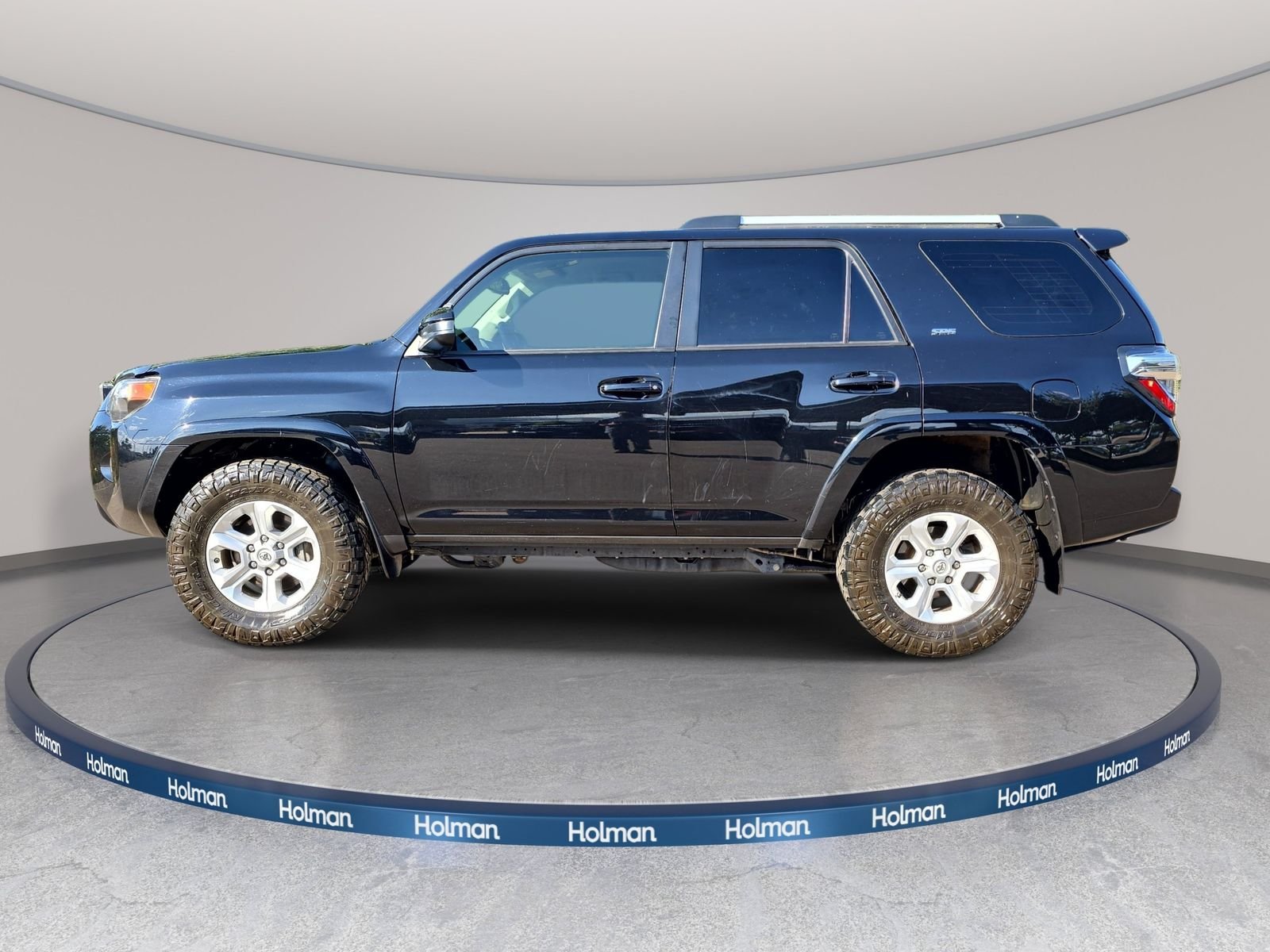 Used 2021 Black Toyota SR5 image 9
