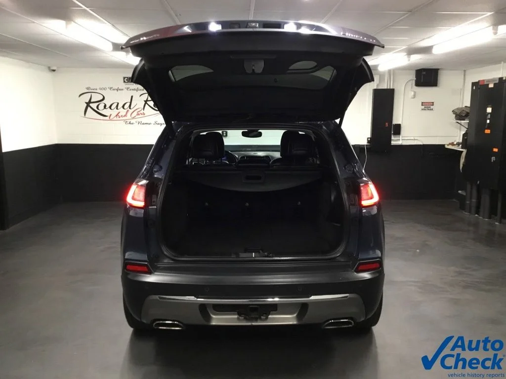 Used 2019 Blue Jeep Limited image 10