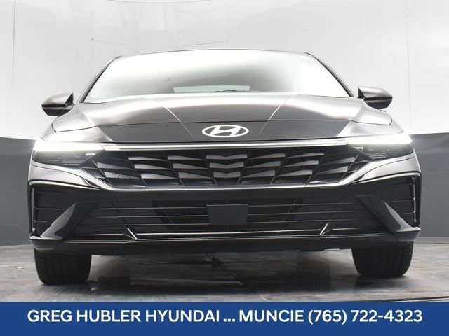Used 2025 Black Hyundai SEL Convenience image 39