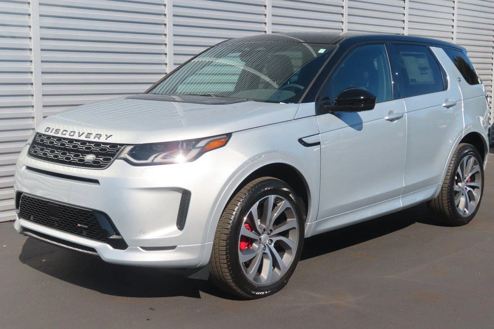 Used 2023 Hakuba Silver Metallic Land Rover SE R-Dynamic image 13
