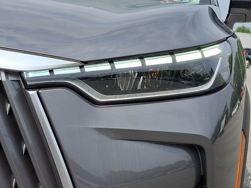 Used 2026 Gray INFINITI LUXE image 10