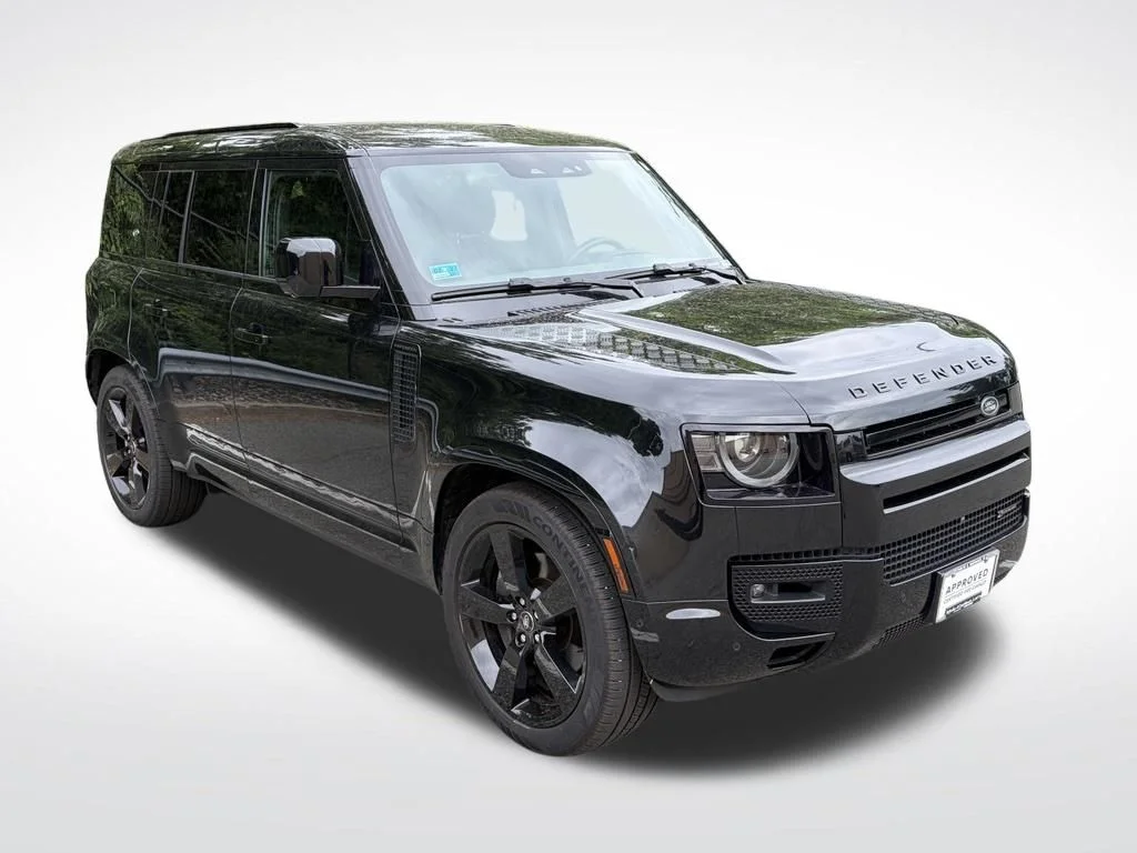 Certified Used 2023 Black Land Rover X-Dynamic SE image 3