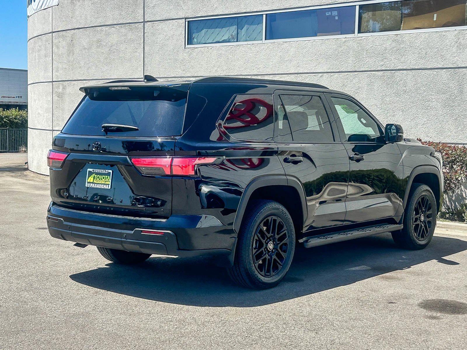 2025 Toyota Sequoia SR5 - Photo 6
