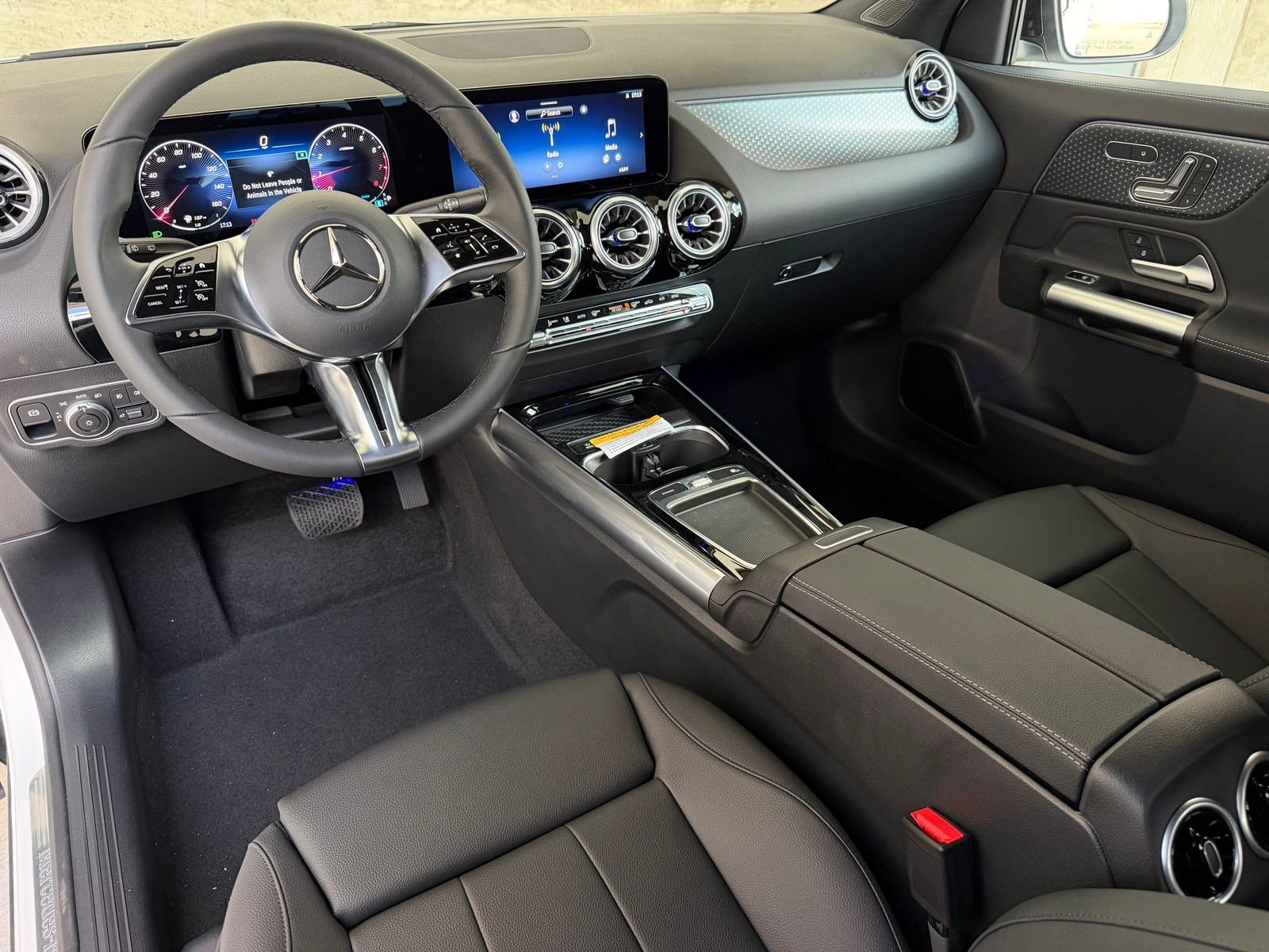 New 2026 Polar White Mercedes-Benz GLA 250 image 7