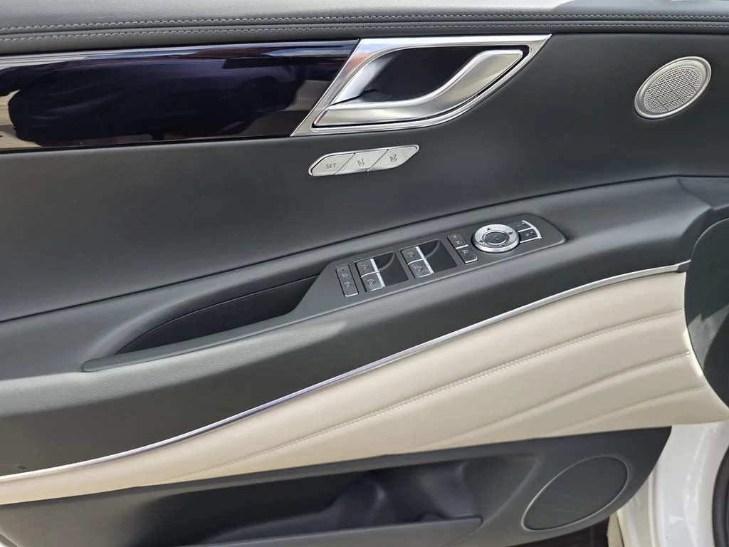 New 2026 White Genesis 2.5T image 15