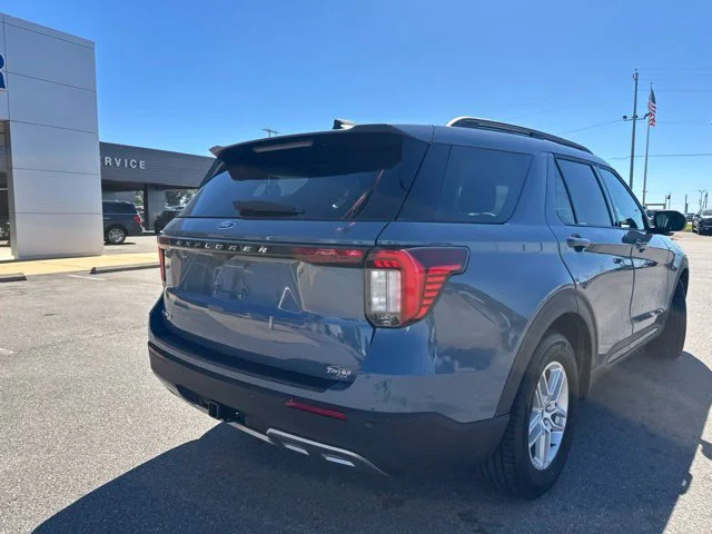 Used 2026 Vapor Blue Metallic Ford Active image 20