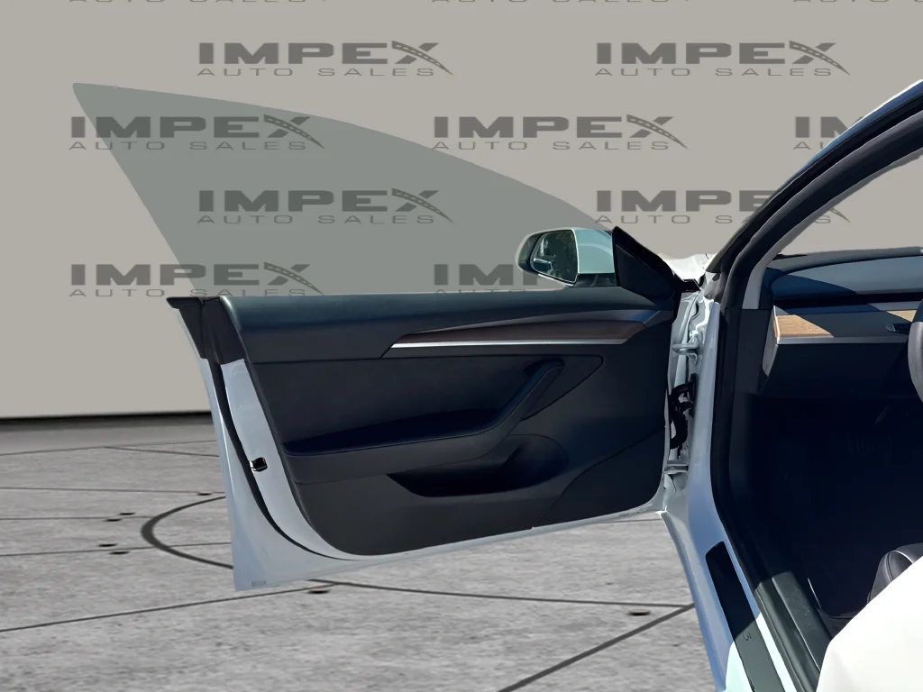 Used 2023 White Tesla Base image 24