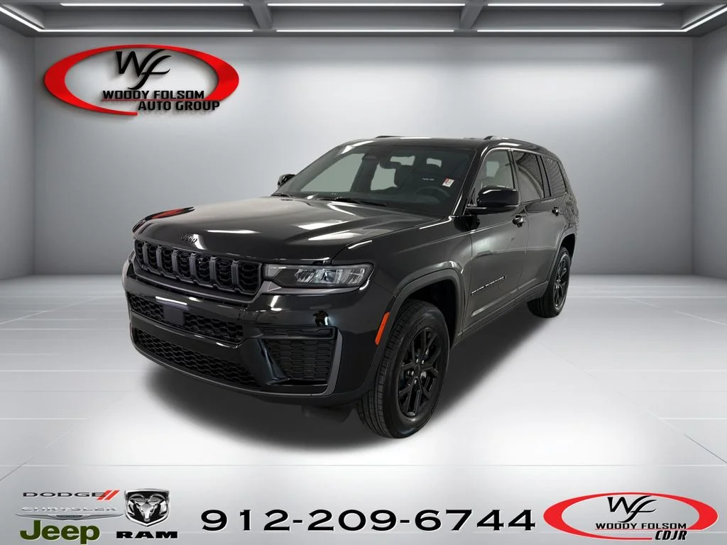 New 2026 Diamond Black Crystal Pearl-Coat Exterior Paint Jeep Altitude image 1