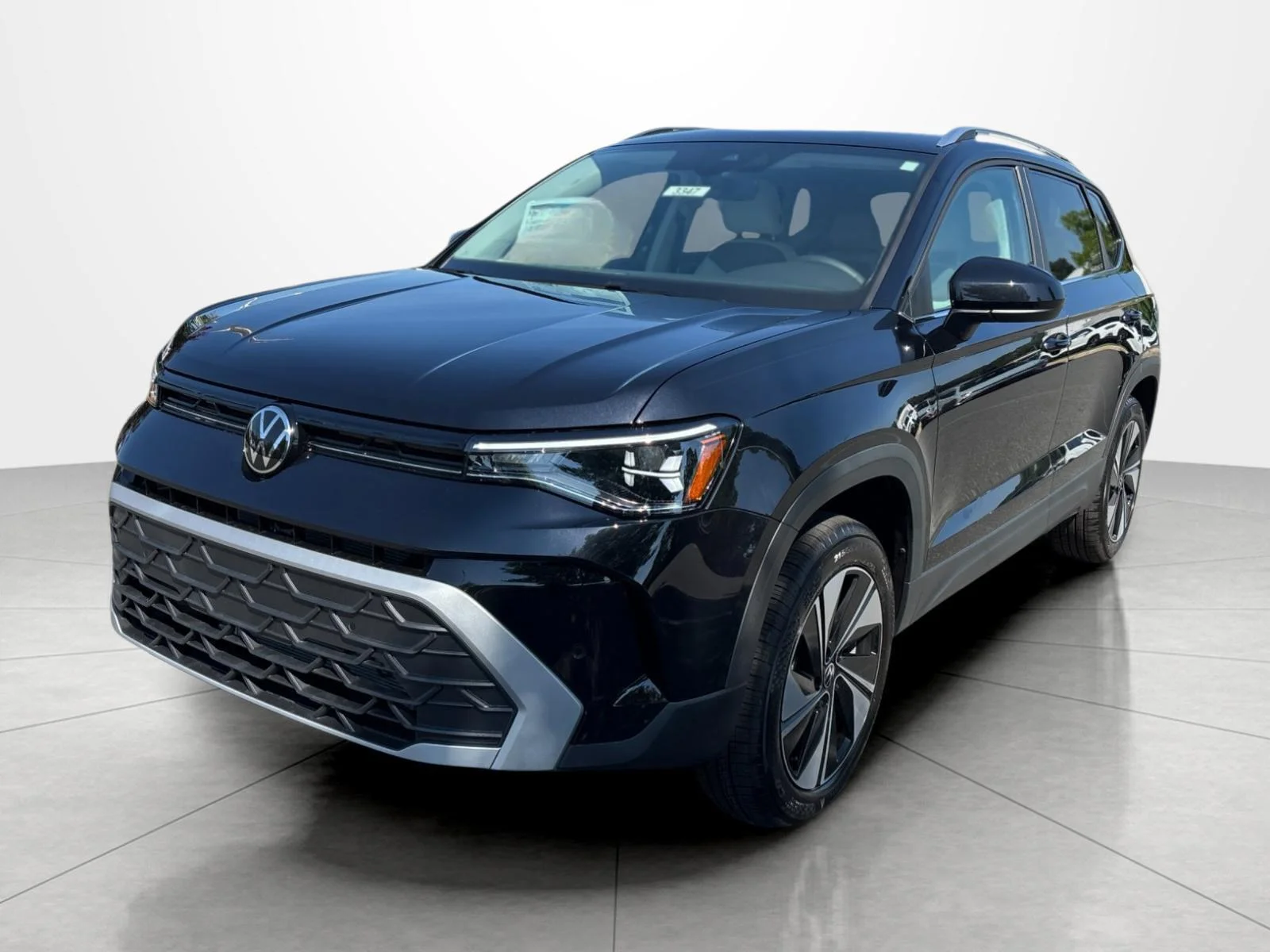 New 2026 Deep Black Pearl Volkswagen SE image 1
