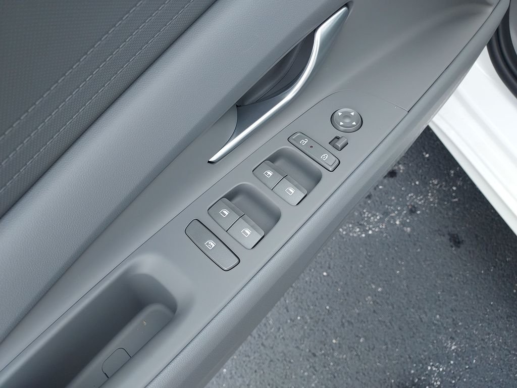 New 2026 White Hyundai SE image 11