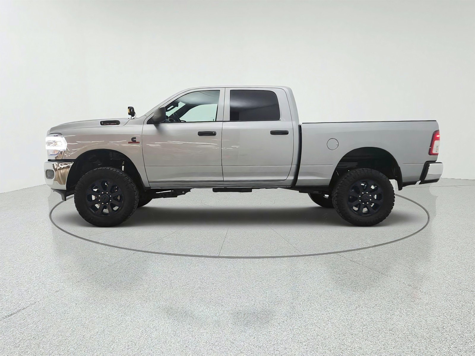 Used 2022 Billet Silver Metallic Clearcoat Ram Tradesman 4x4 Crew Cab 6'4 Box image 8