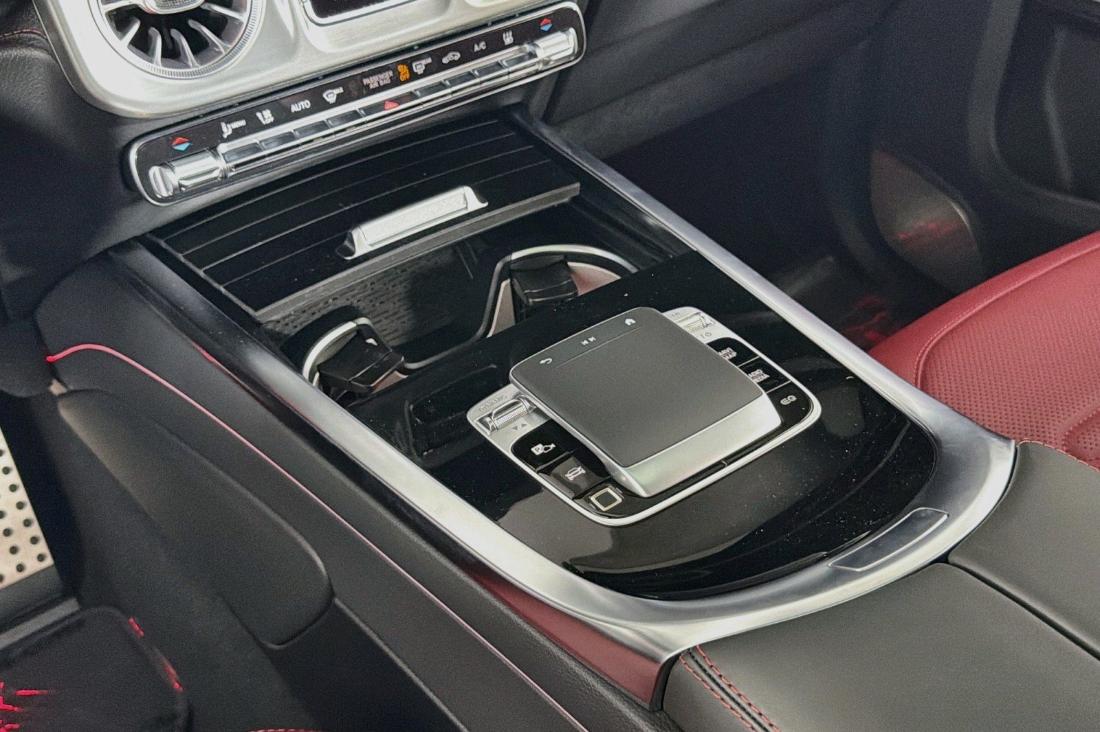 New 2027 MANUFAKTUR Arabian Grey Mercedes-Benz G 580e SUV image 5
