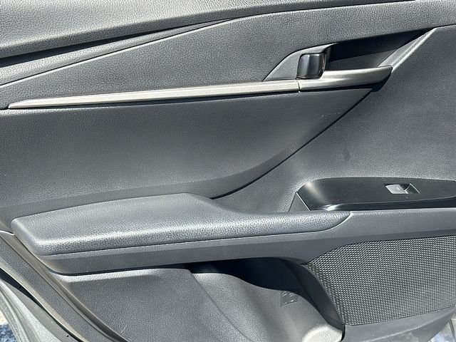 Certified Used 2025  Toyota SE image 19