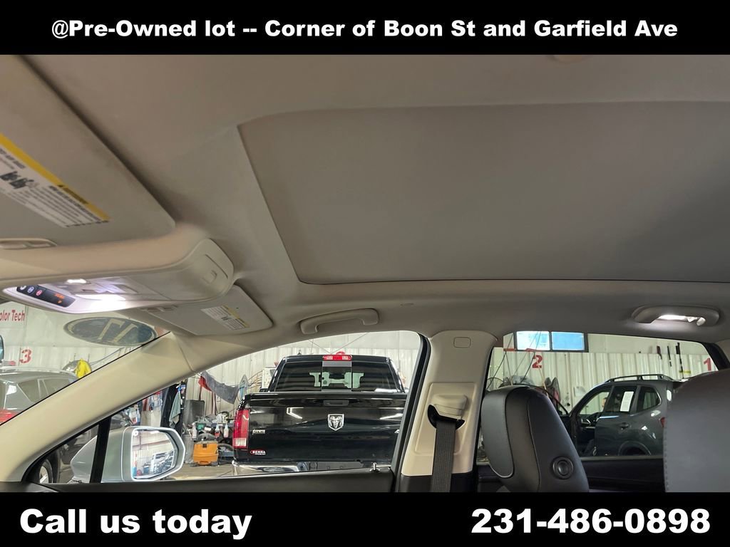 Used 2017 RADIANT SILVER METALLIC Cadillac Luxury AWD image 13