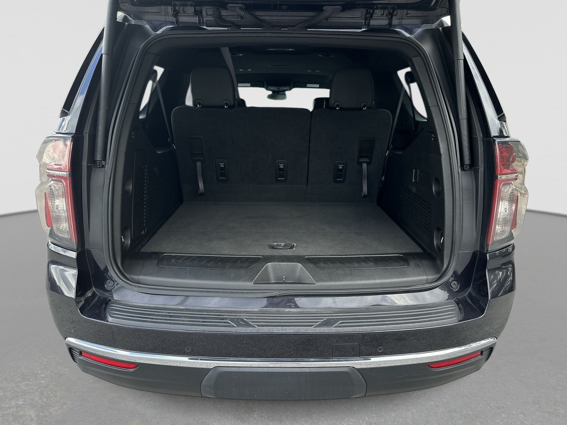 2024 Chevrolet Suburban LT - Photo 25