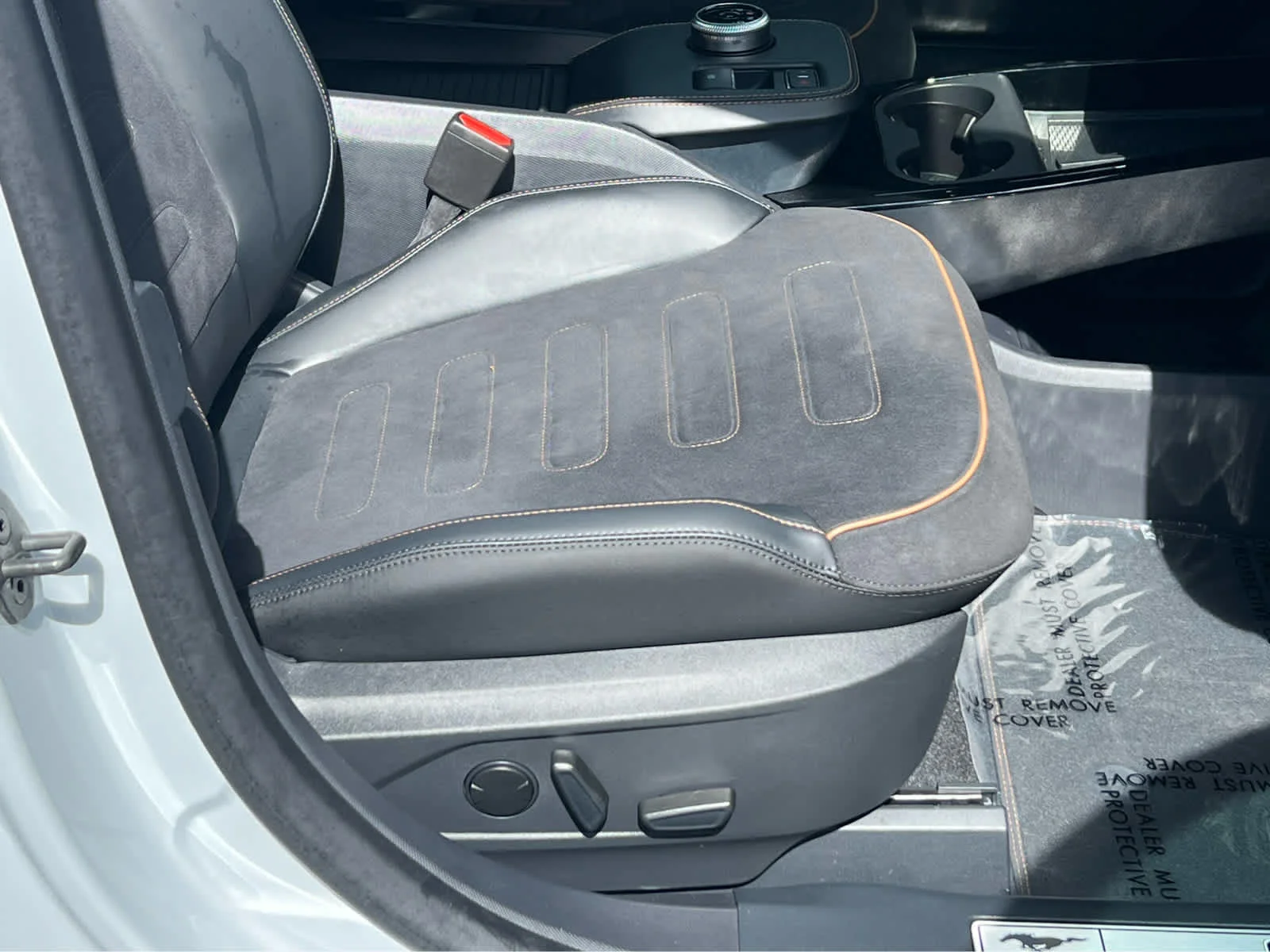 Used 2023 Space White Metallic Ford GT image 22