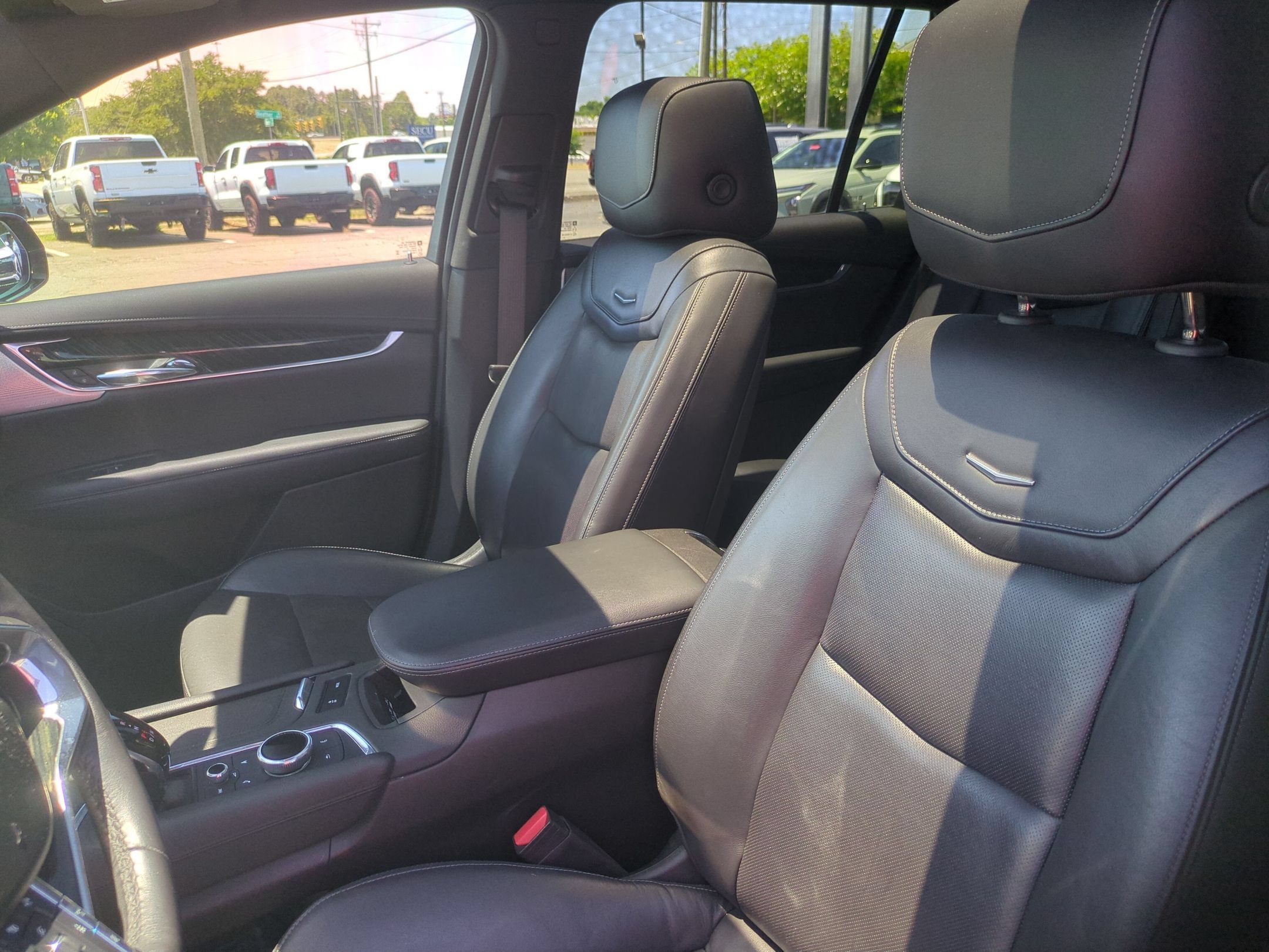 Used 2020 Stellar Black Metallic Cadillac AWD Premium Luxury image 15