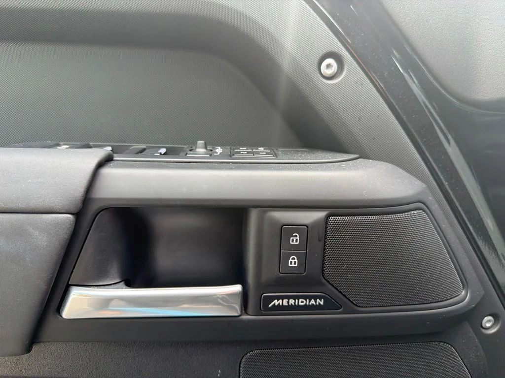 Used 2025 Black Land Rover S image 11