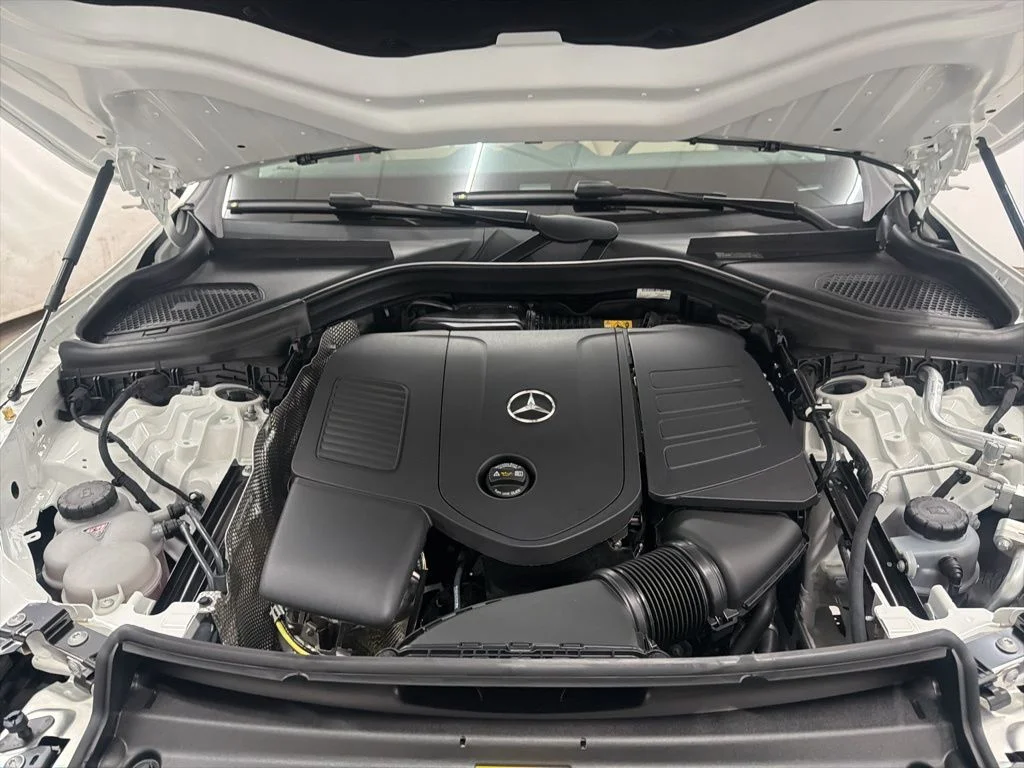Used 2026 White Mercedes-Benz GLC 300 image 30