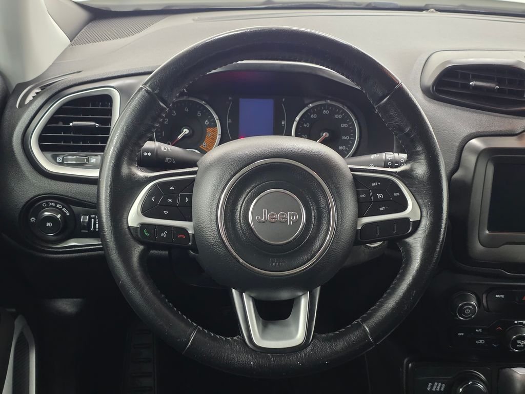 Used 2020 White Jeep Latitude image 22