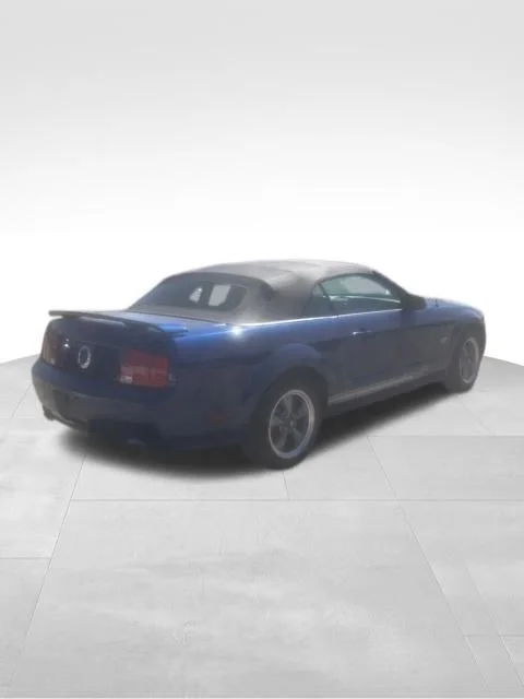 Used 2006 Blue Ford  image 5