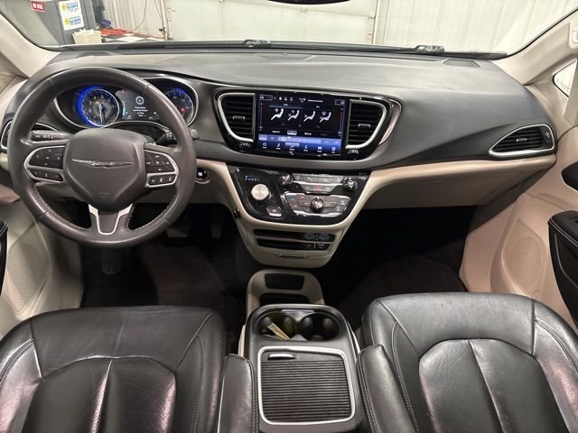 Used 2022 White Chrysler Touring L image 13
