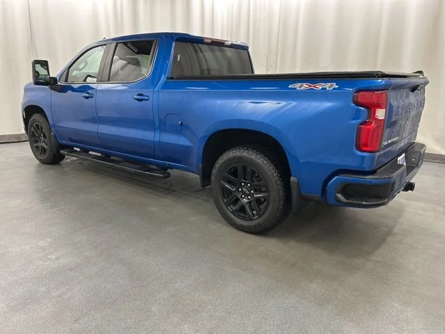 Used 2022 Blue Chevrolet RST image 3