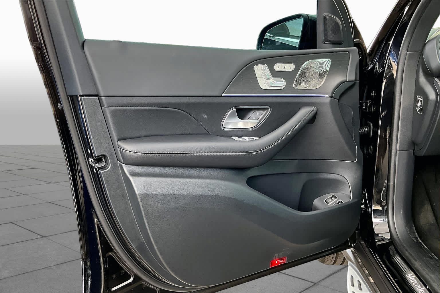 2025 Mercedes-Benz GLE GLE450E - Photo 15