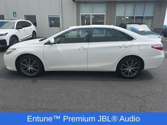 Used 2017 White Toyota XSE image 4