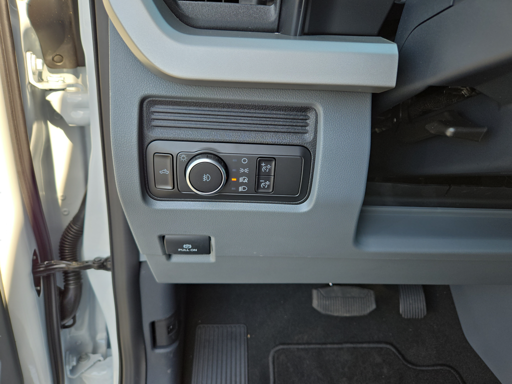 New 2026 Oxford White Ford F-350® XLT image 15
