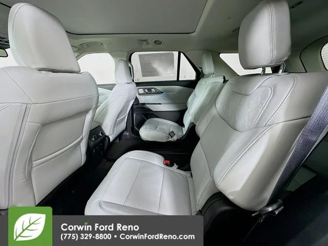New 2026 Space White Metallic Ford Platinum image 28