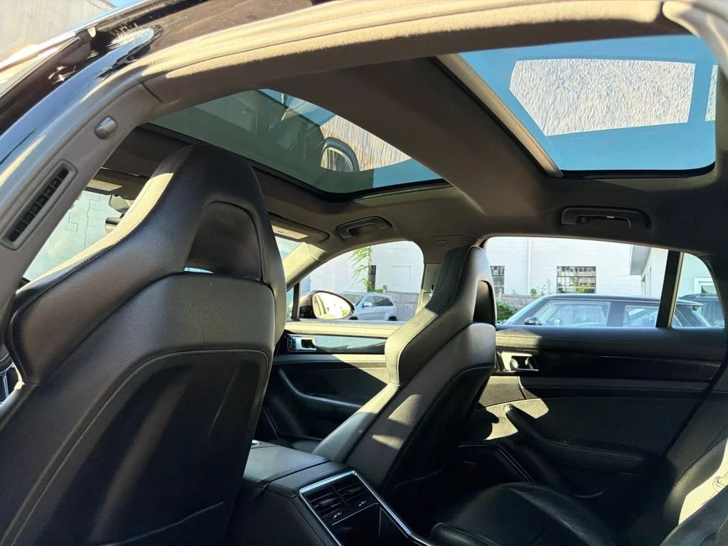 Used 2018 Black Porsche Base image 26