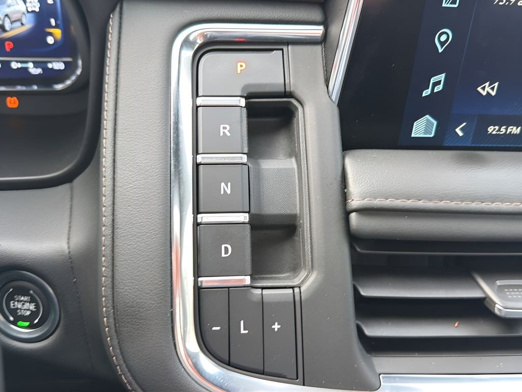 Used 2023 Black Chevrolet High Country image 27