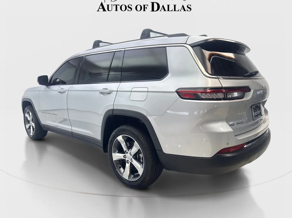 Used 2022 Silver Jeep Limited image 9