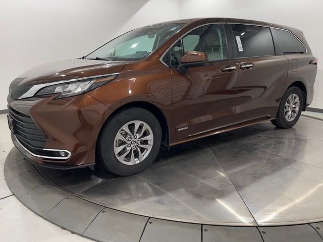 2021 Toyota Sienna XLE