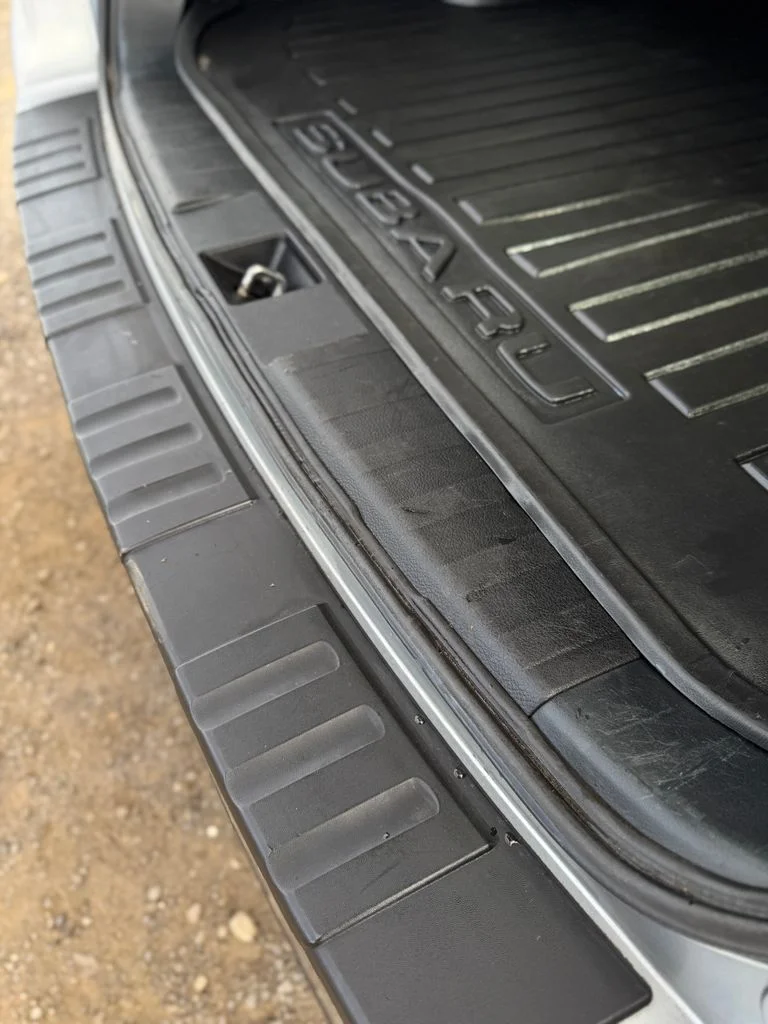 Used 2011 Silver Subaru 2.5i Premium image 36