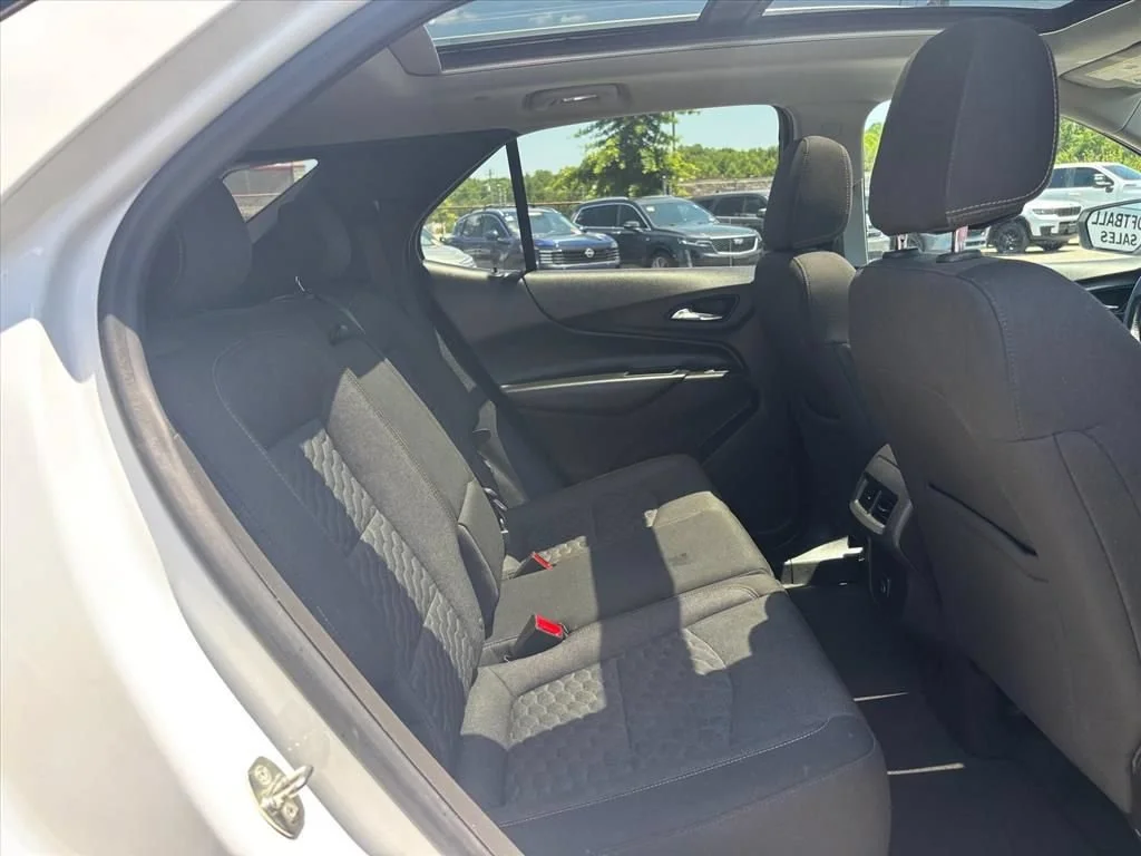 Used 2020 SUMMIT WHITE Chevrolet LT image 14