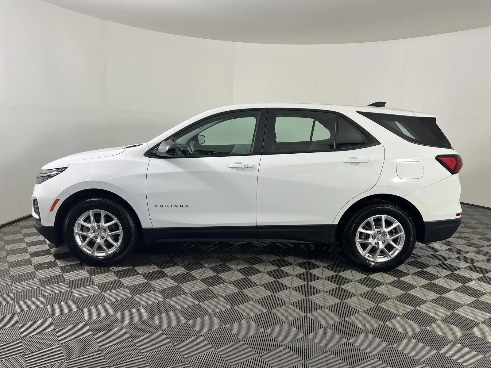 Used 2024 Summit White Chevrolet LS image 24