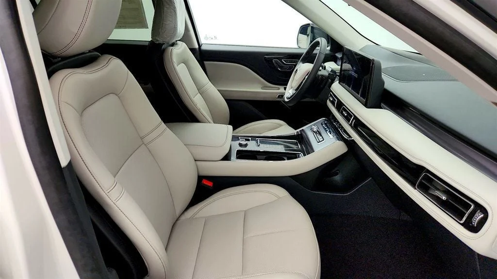 Used 2025 Pristine White Metallic Tri-Coat Lincoln Premiere RWD w/ Jet Pkg & 21