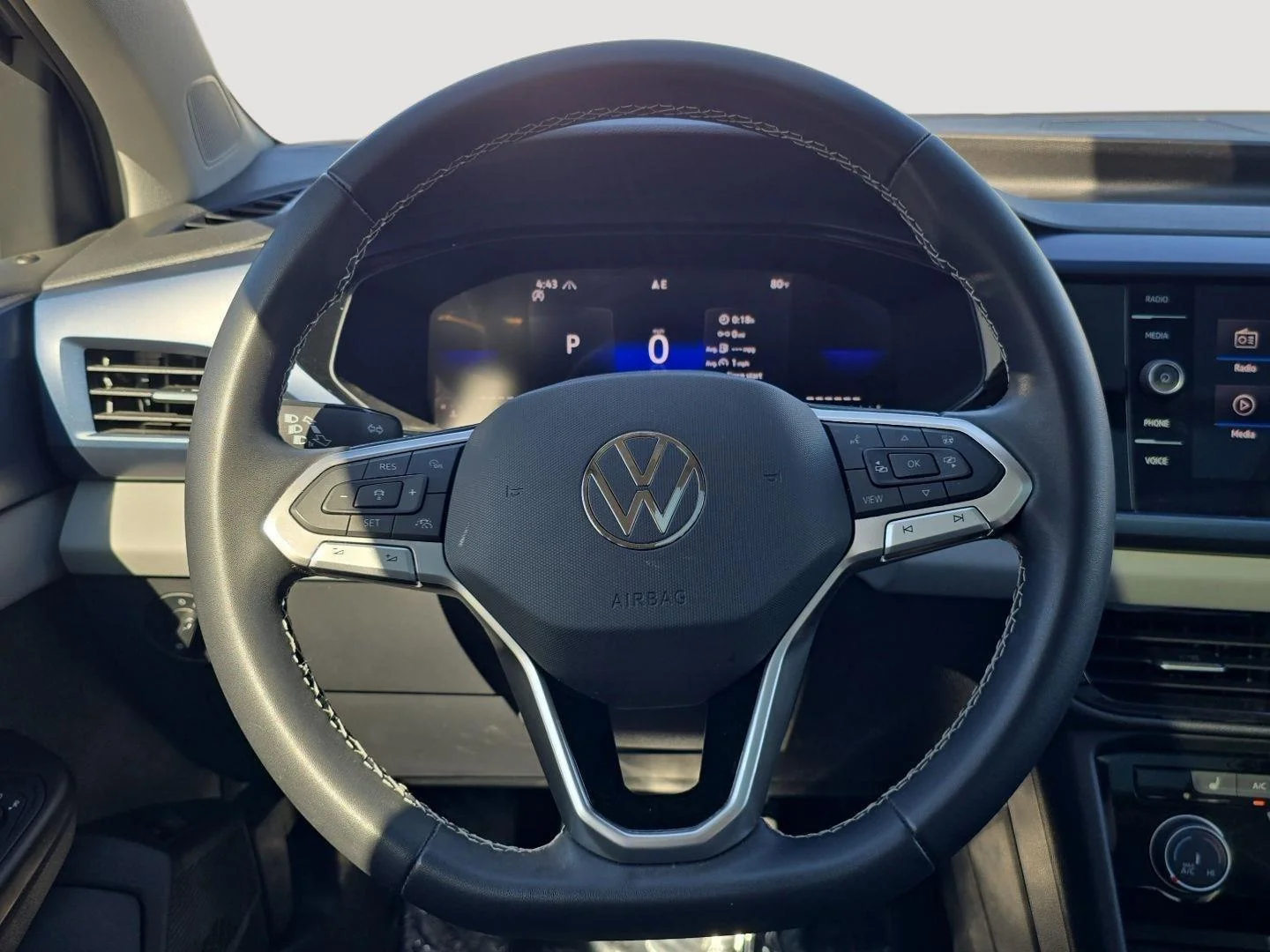Used 2023 GRAY Volkswagen SE image 17