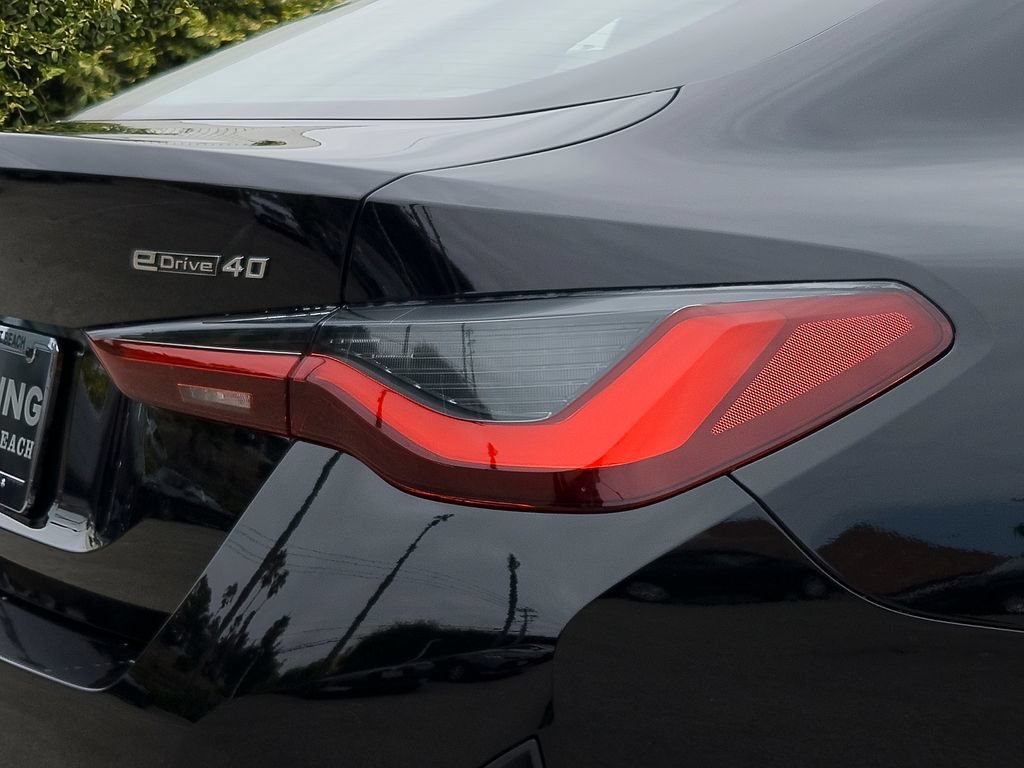 New 2026 Jet Black BMW eDrive40 image 5