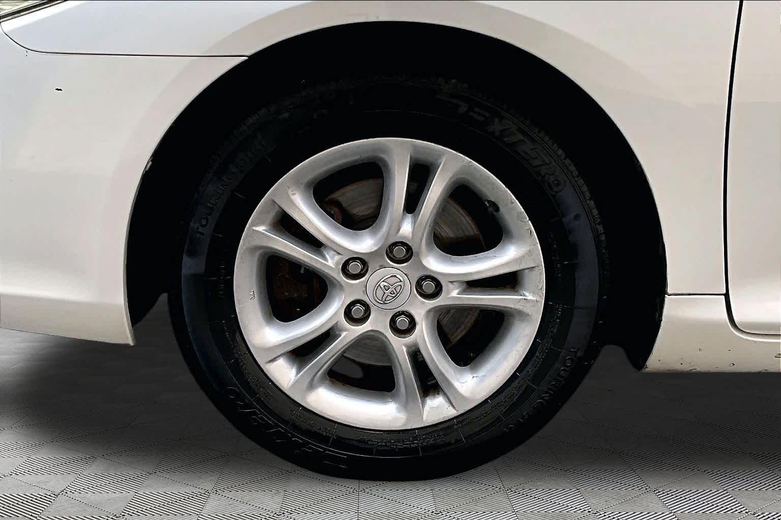 Used 2007 Blizzard Pearl Toyota SE image 10