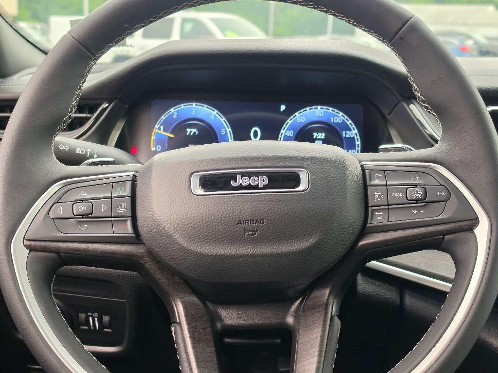 Used 2026 Diamond Black Crystal Pearl Coat Jeep Limited image 15