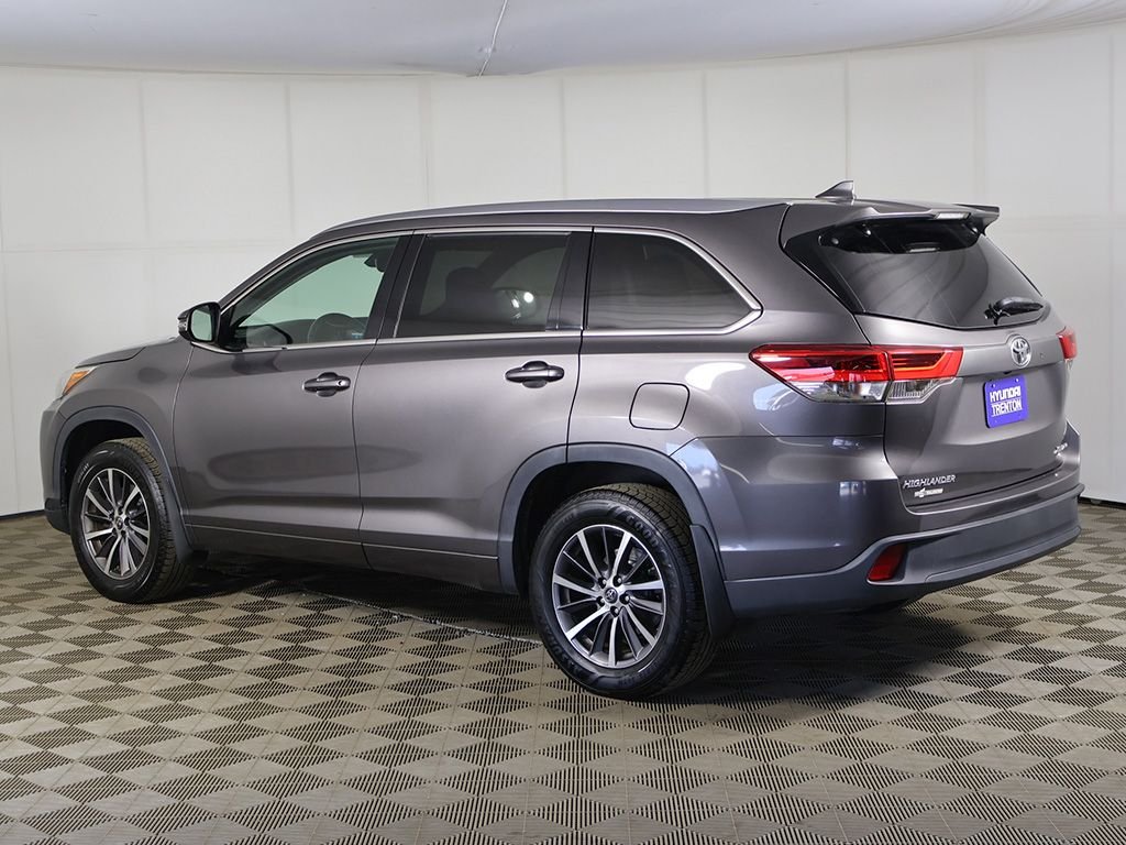2017 Toyota Highlander XLE - Photo 10